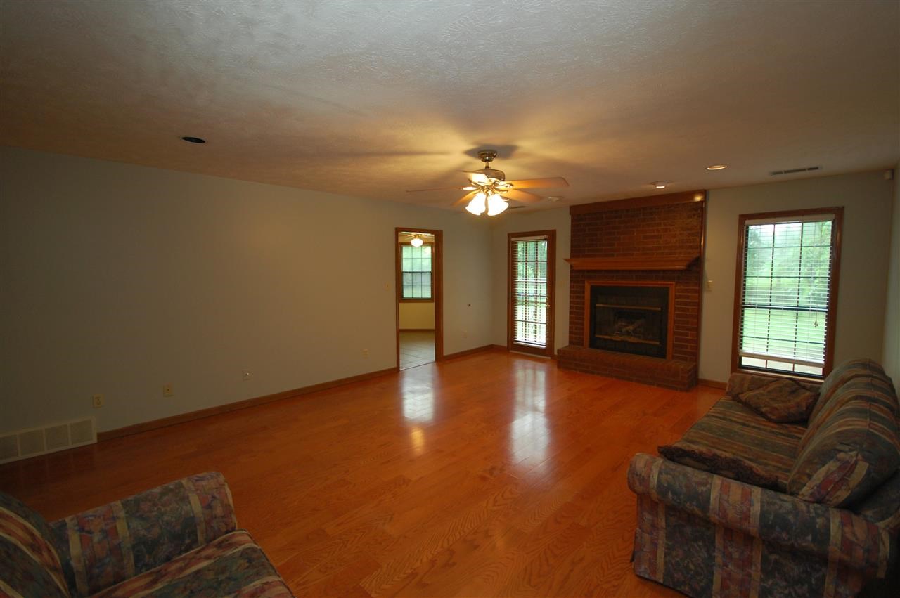 7437 Third, Bartlett, TN 38135 photo 6