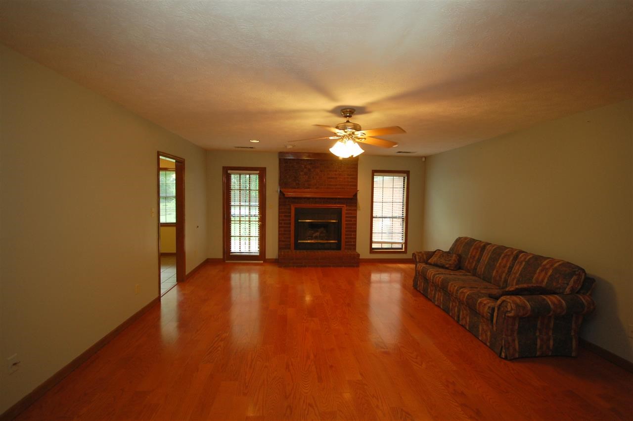 7437 Third, Bartlett, TN 38135 photo 5