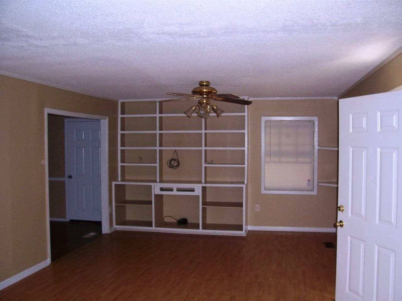 150 Mitchell St, Selmer, TN 38375 photo 4