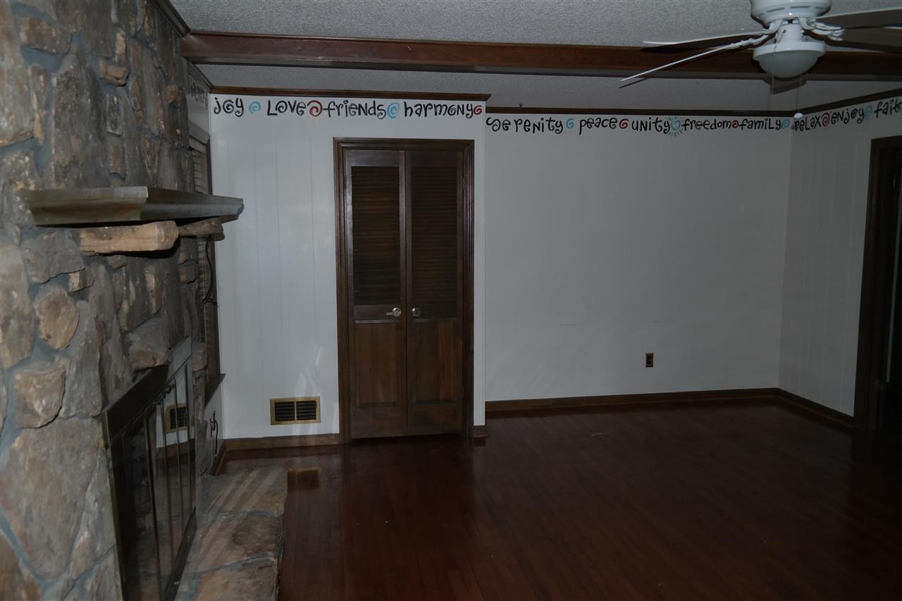 3040 Beechrun Dr, Memphis, TN 38128 photo 5