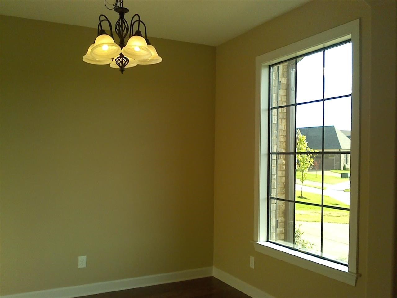 8800 Stony Glen Dr, Bartlett, TN 38133 photo 5