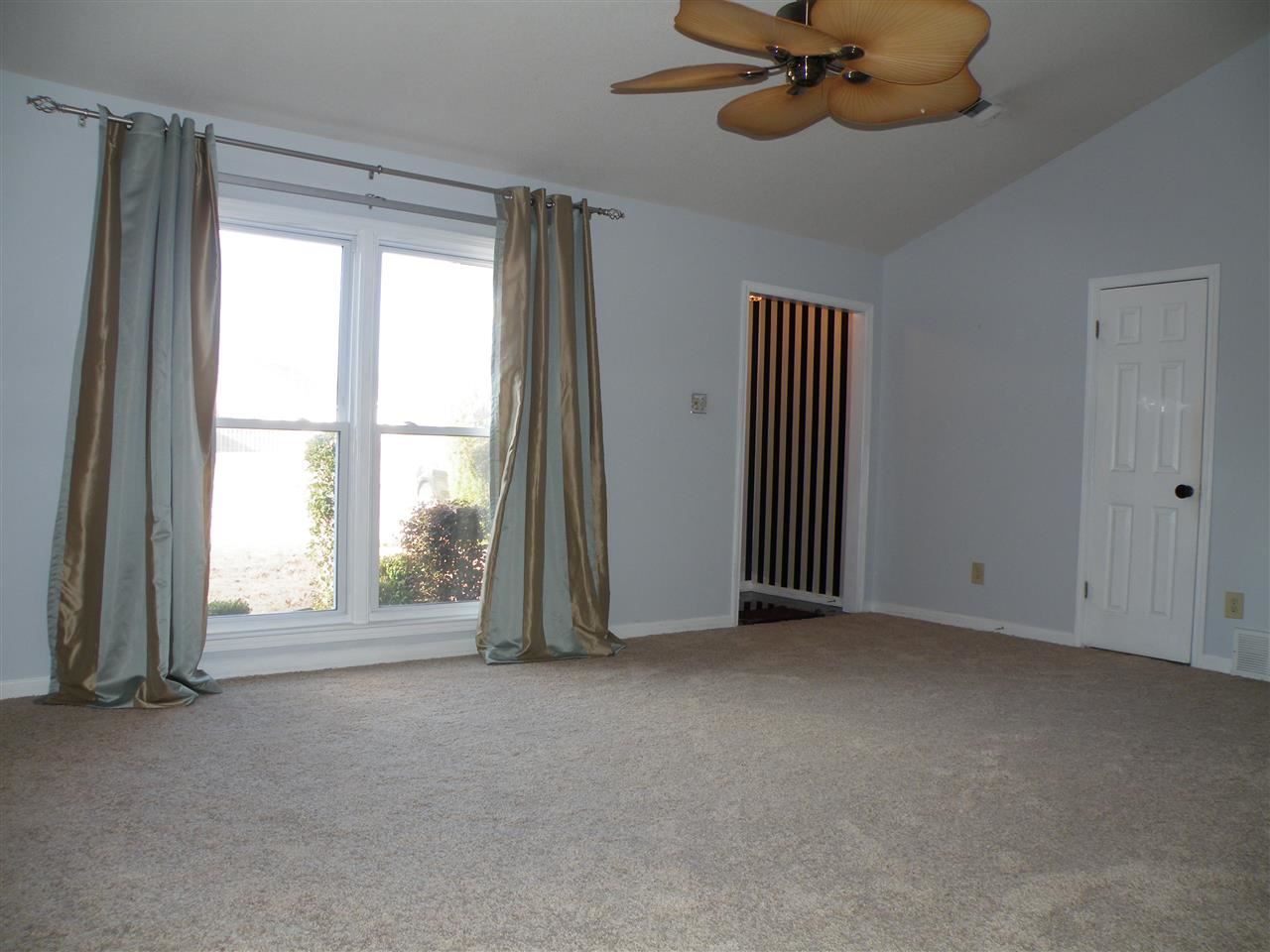 2624 Bay Pointe Cir E, Memphis, TN 38128 photo 4