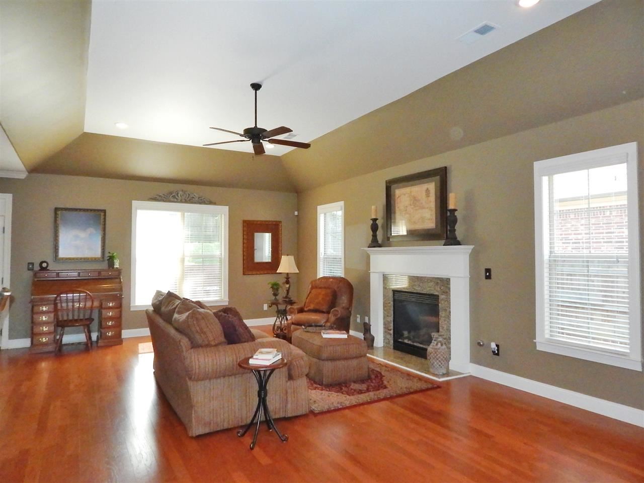 1326 Raindrop Dr, Collierville, TN 38017 photo 4