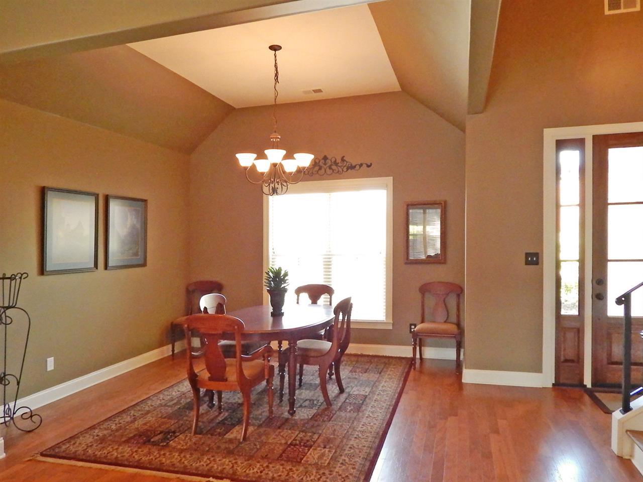 1326 Raindrop Dr, Collierville, TN 38017 photo 2