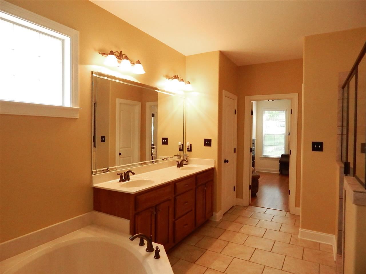 1326 Raindrop Dr, Collierville, TN 38017 photo 11