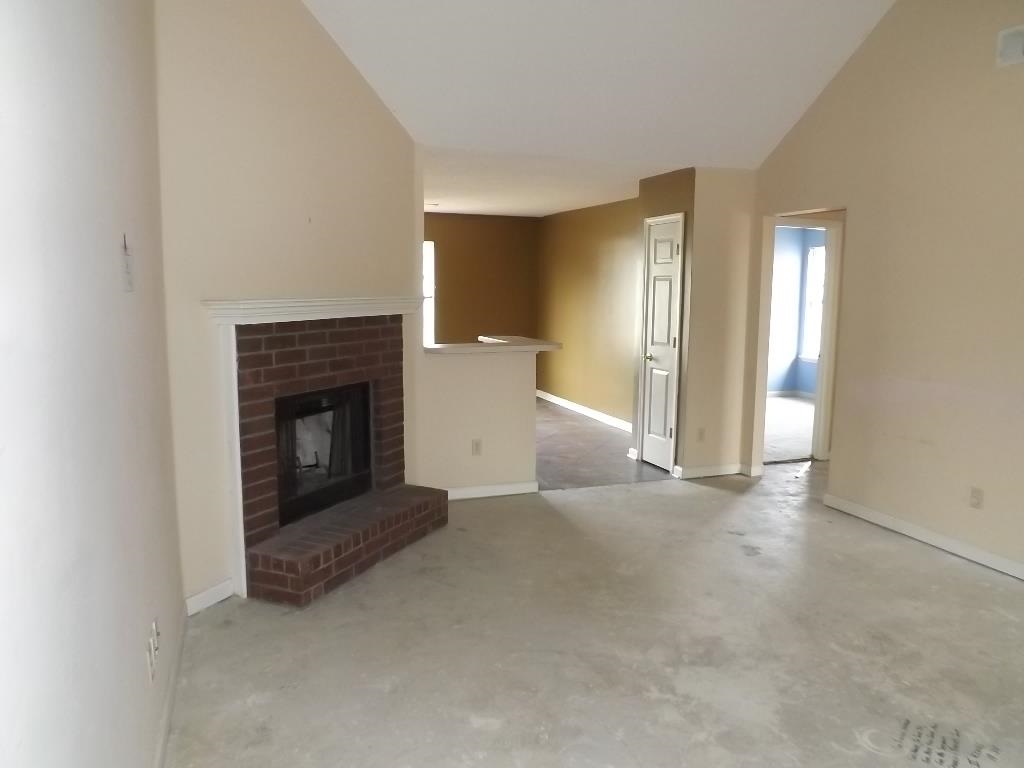 7002 Naples Dr, Cordova, TN 38018 photo 2