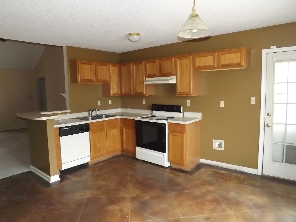 7002 Naples Dr, Cordova, TN 38018 photo 3