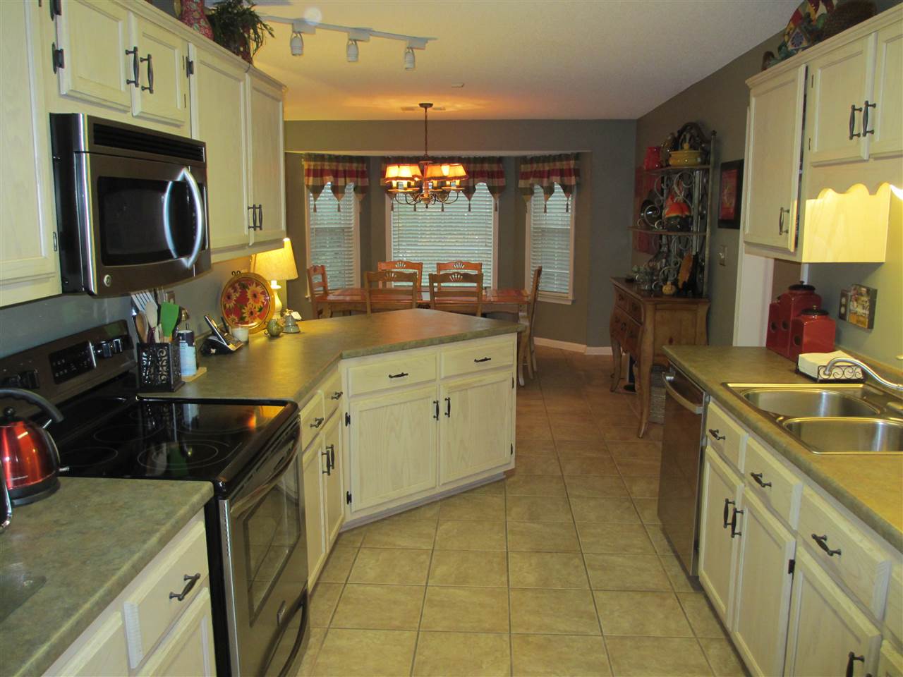 7921 Claredale Dr, Bartlett, TN 38133 photo 9