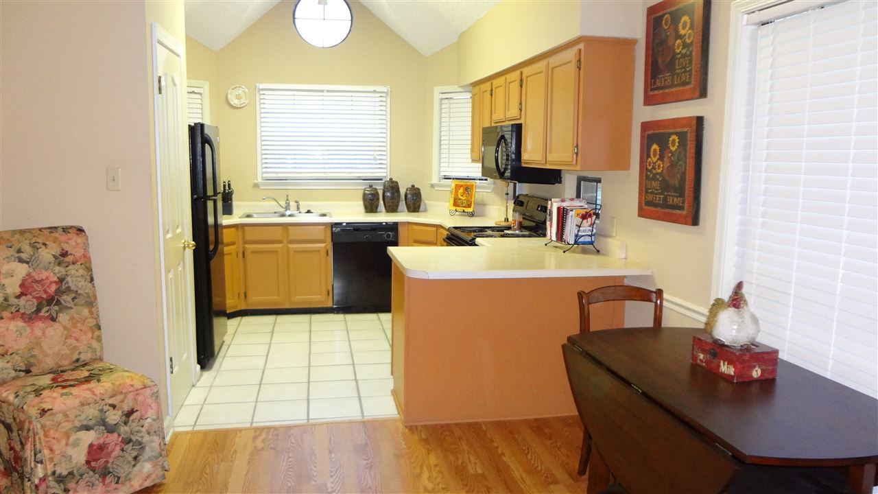 5430 Pine Oak Ln, Bartlett, TN 38135 photo 4