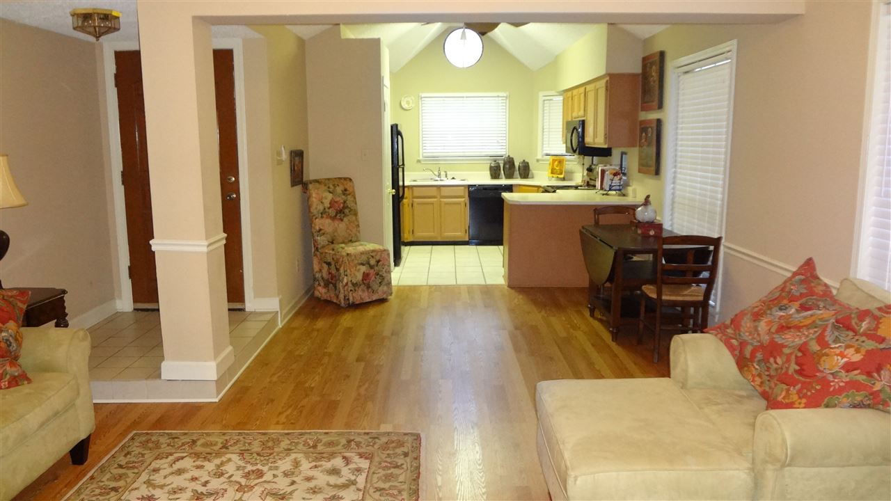 5430 Pine Oak Ln, Bartlett, TN 38135 photo 2
