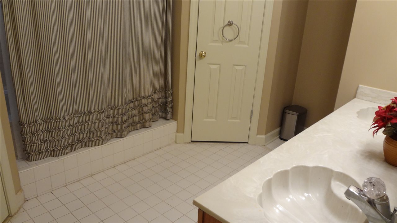 5430 Pine Oak Ln, Bartlett, TN 38135 photo 8