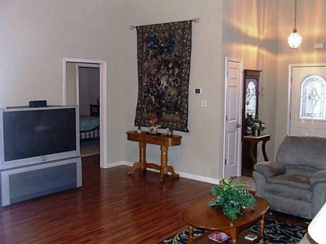 3376 Wolf Shadow Ln, Bartlett, TN 38133 photo 2