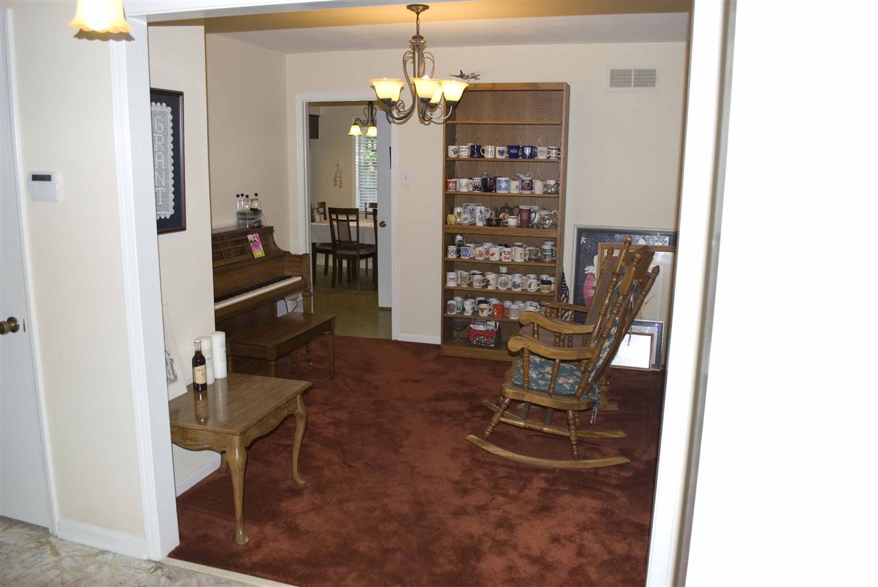 5237 Gloucester Ave, Memphis, TN 38135 photo 2