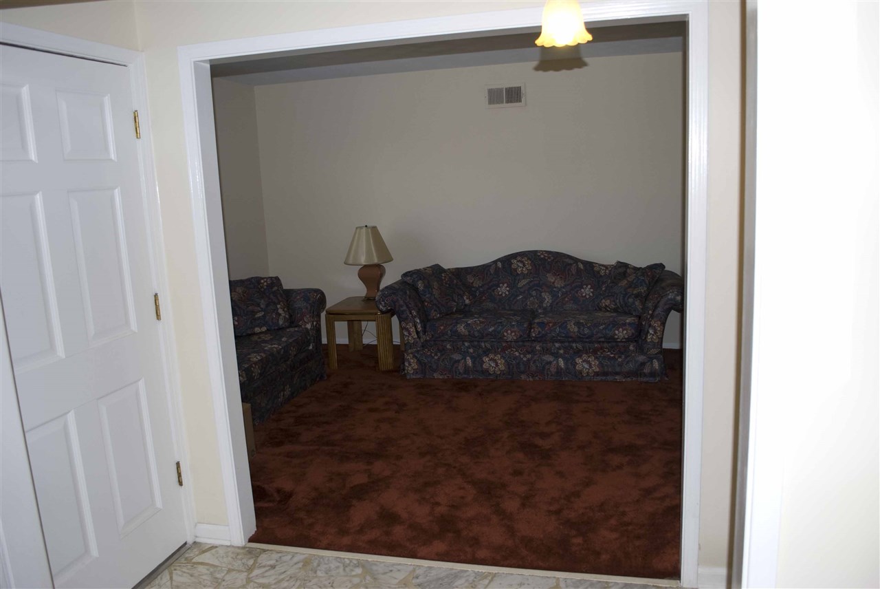 5237 Gloucester Ave, Memphis, TN 38135 photo 3