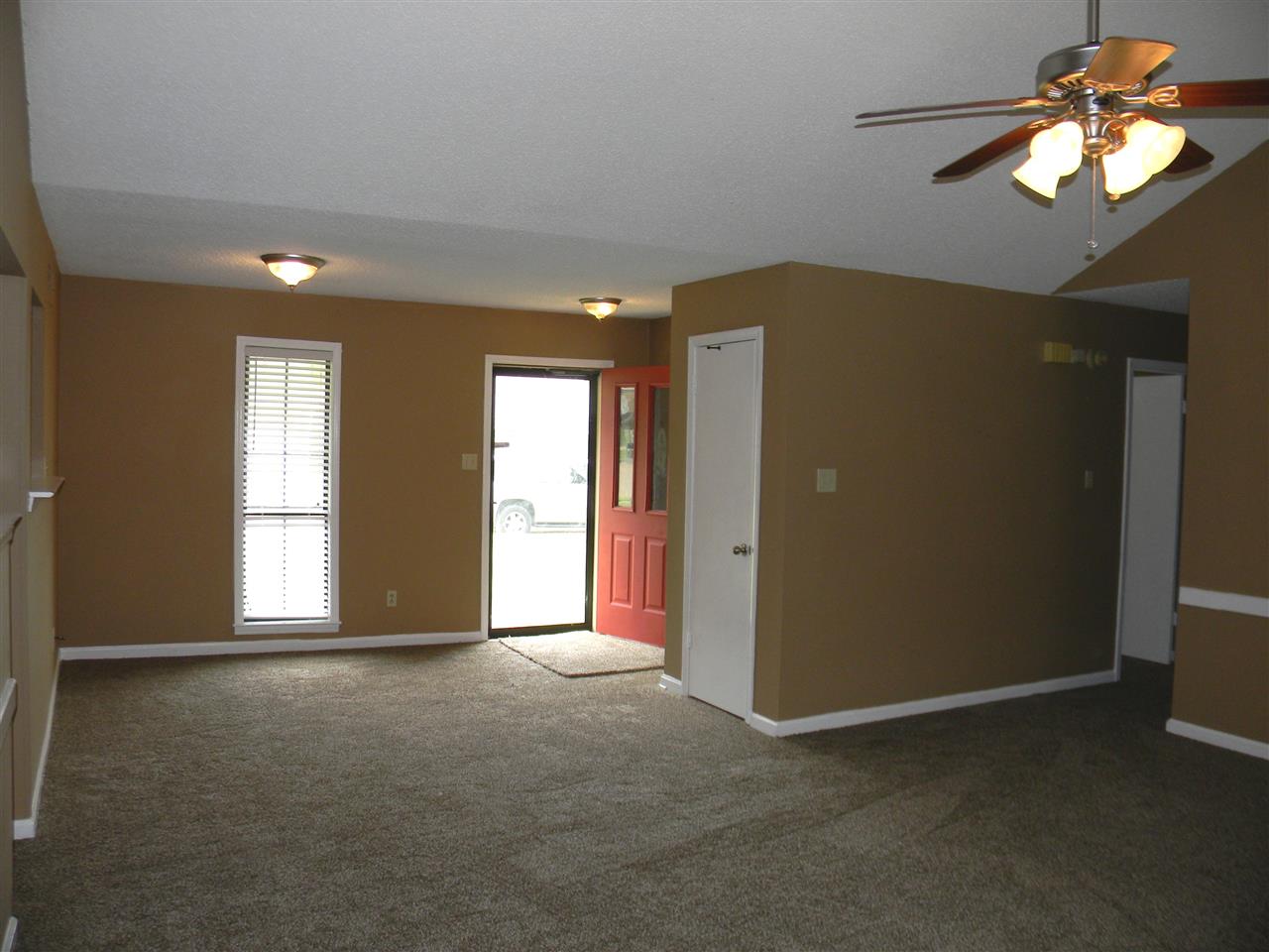 6392 Barwick Dr, Bartlett, TN 38134 photo 5