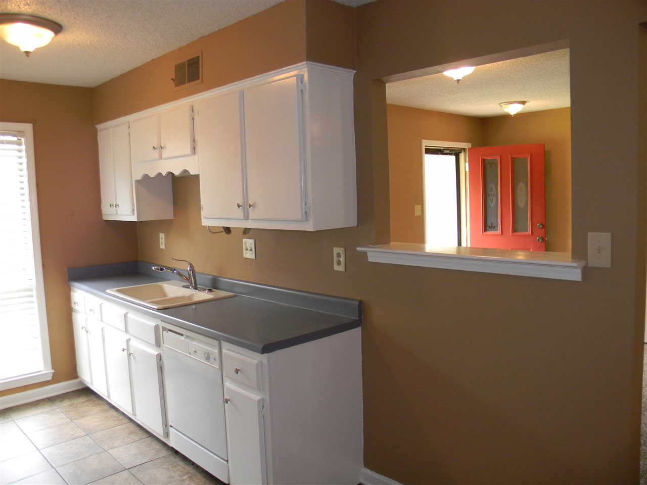 6392 Barwick Dr, Bartlett, TN 38134 photo 9
