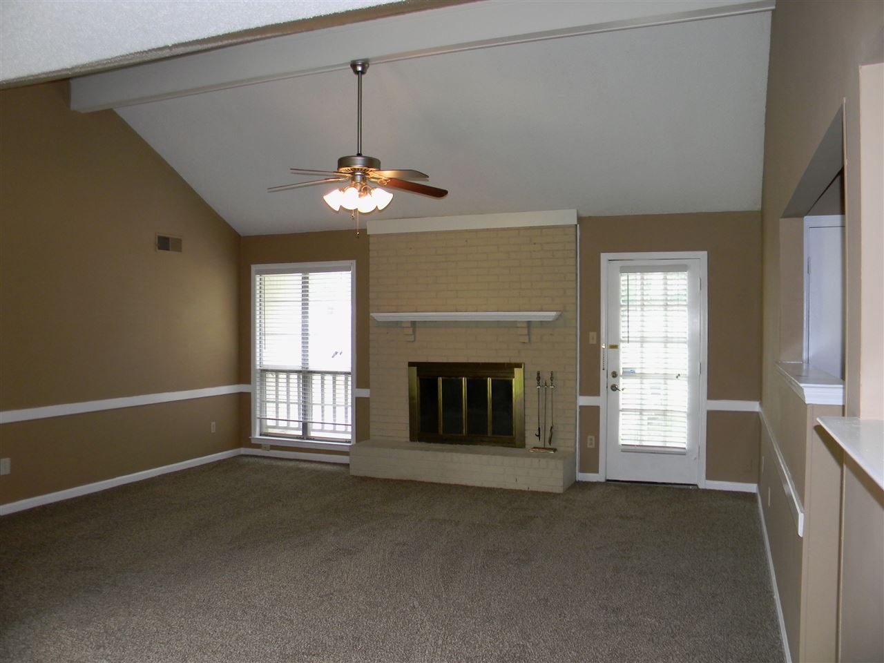 6392 Barwick Dr, Bartlett, TN 38134 photo 4