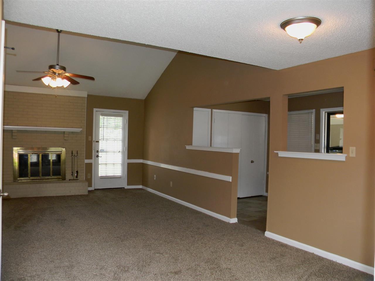 6392 Barwick Dr, Bartlett, TN 38134 photo 2
