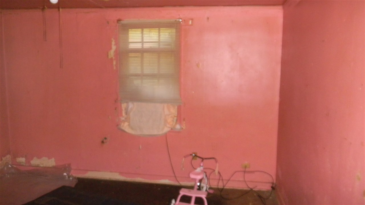 834 E Davant Ave, Memphis, TN 38106 photo 11