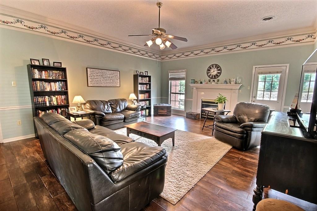 329 E White Dr, Collierville, TN 38017 photo 4