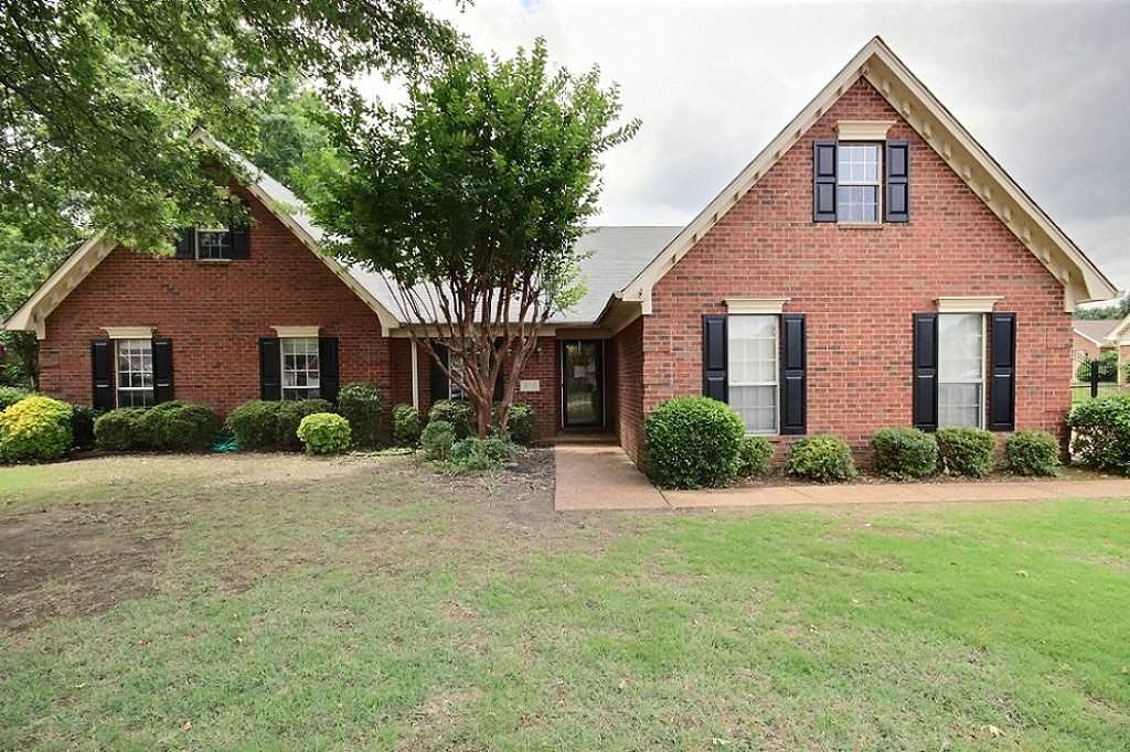 329 E White Dr, Collierville, TN 38017 photo 1