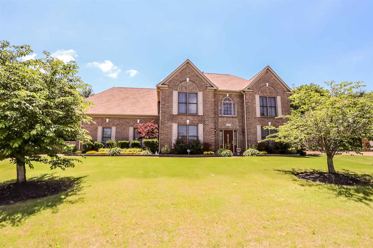 1747 Dymoke Dr, Collierville, TN 38017 photo 1