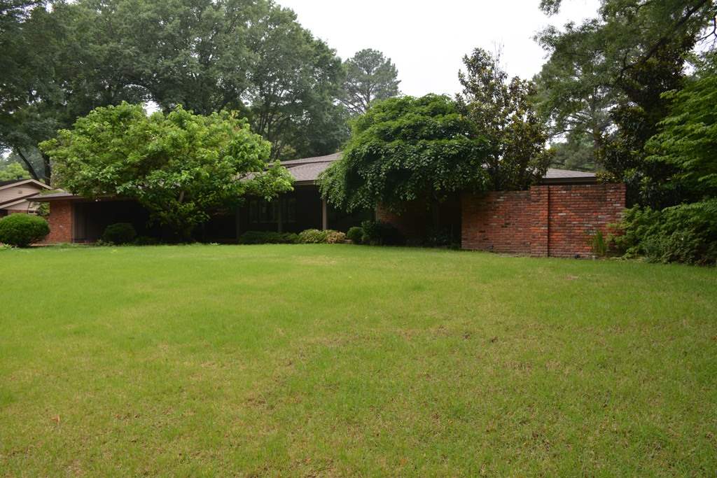 135 E Cherry Rd, Memphis, TN 38117 photo 1