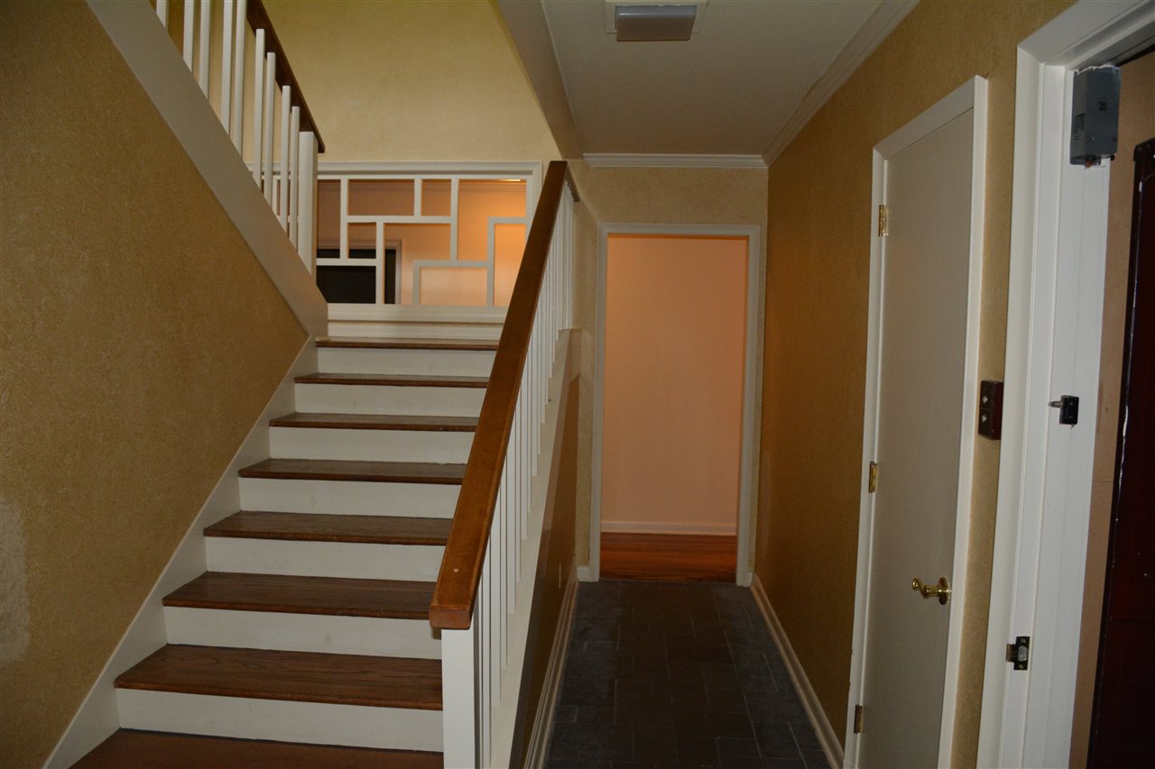 135 E Cherry Rd, Memphis, TN 38117 photo 13