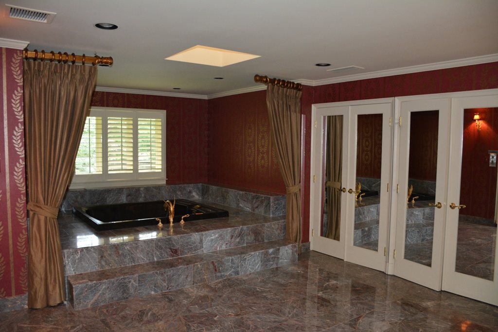 135 E Cherry Rd, Memphis, TN 38117 photo 15