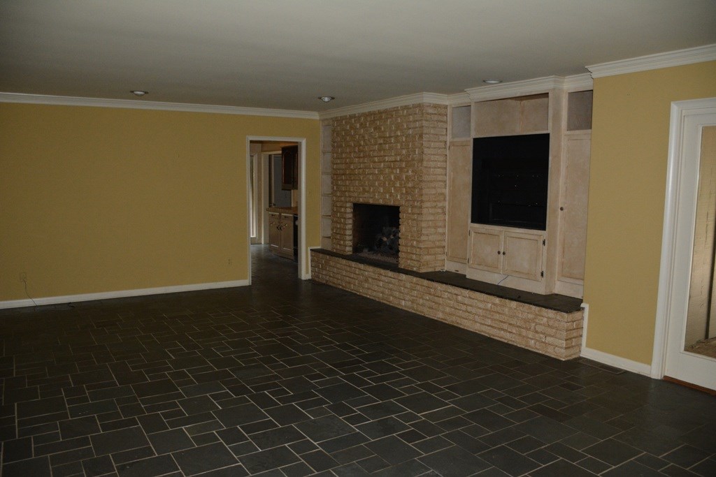 135 E Cherry Rd, Memphis, TN 38117 photo 2