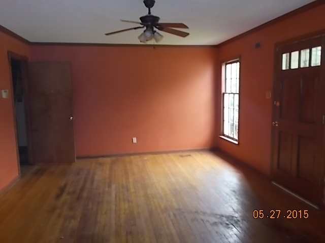 167 E Raines Rd, Memphis, TN 38109 photo 2
