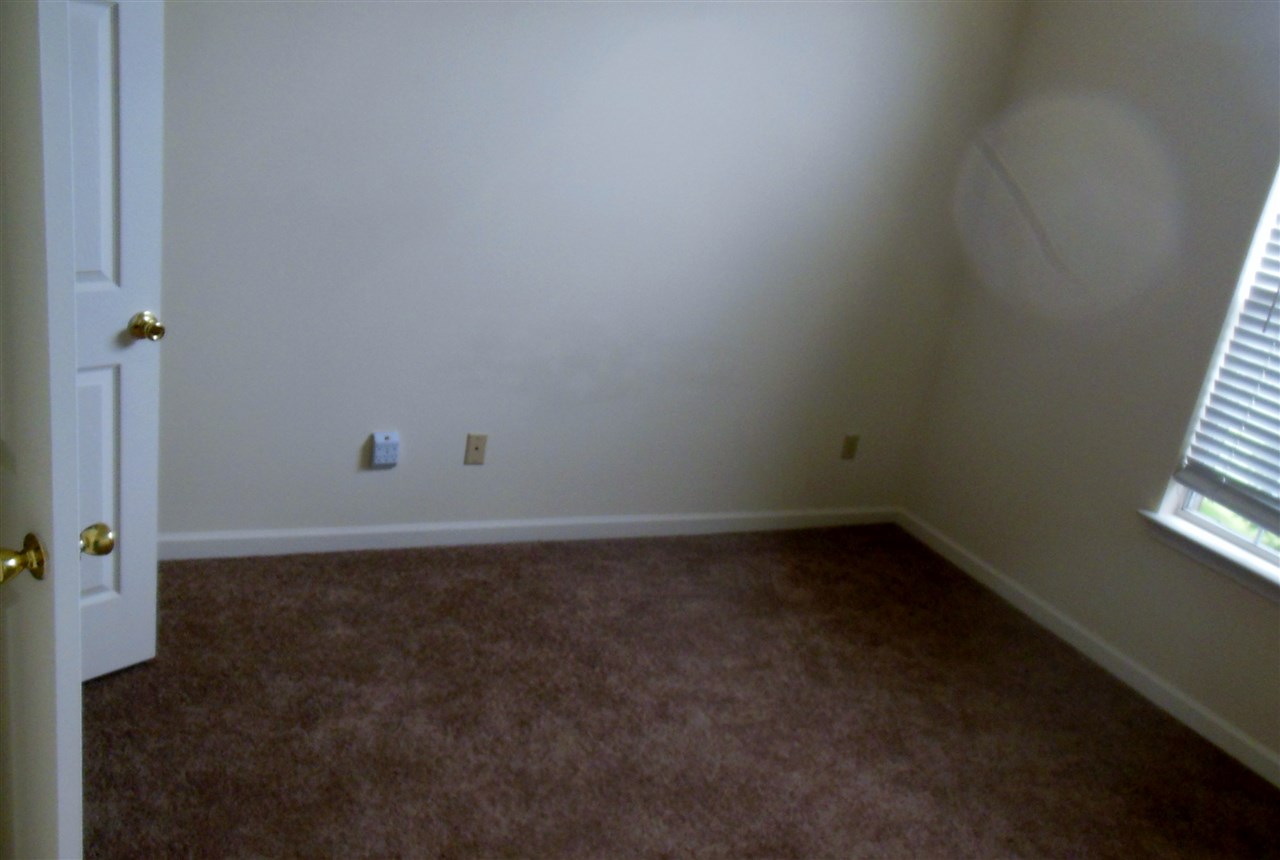 1856 Eagle Shore Dr, Cordova, TN 38016 photo 2