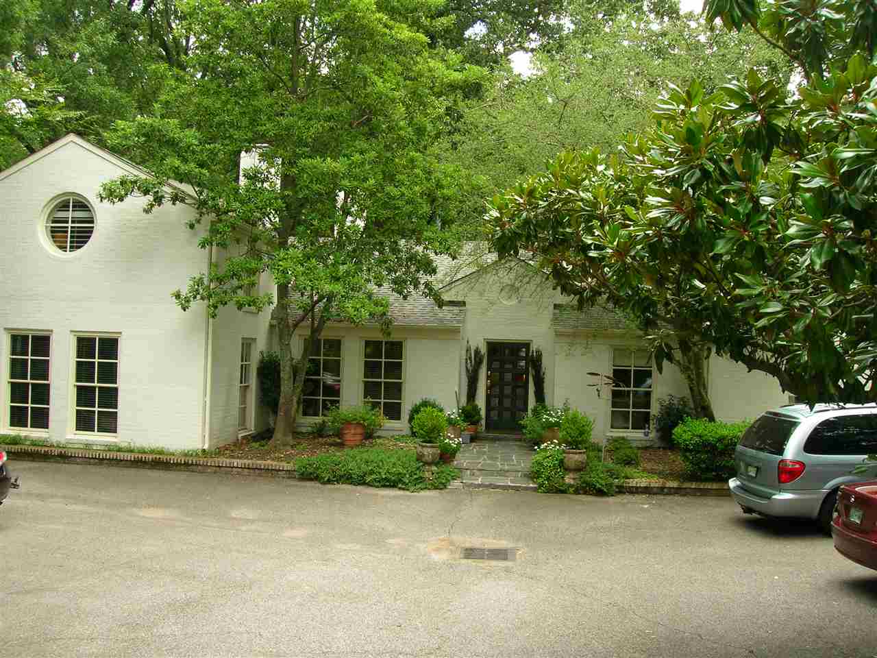 280 E Cherry Cir, Memphis, TN 38117 photo 1