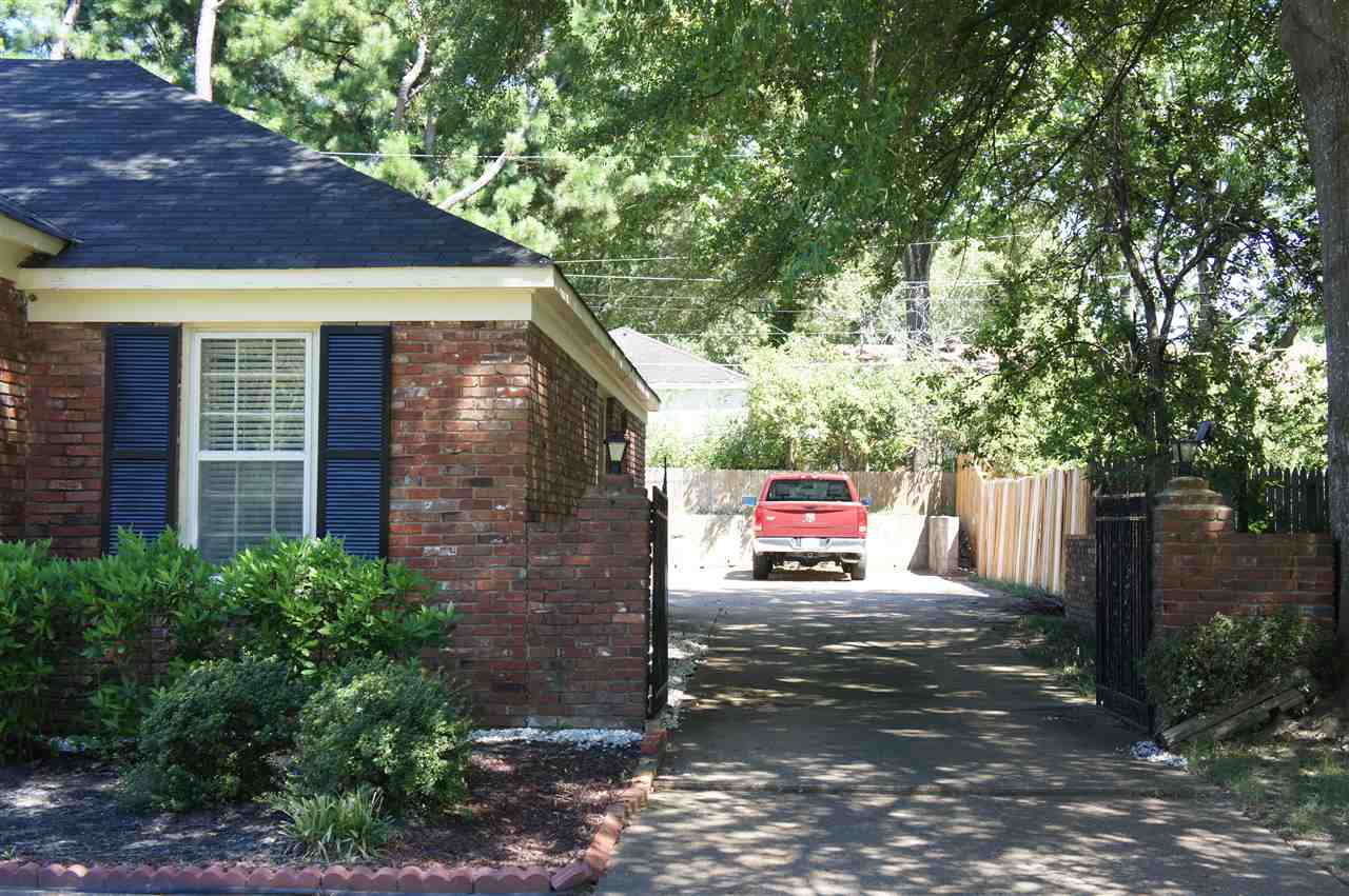 3012 Elgin Dr, Memphis, TN 38115 photo 2