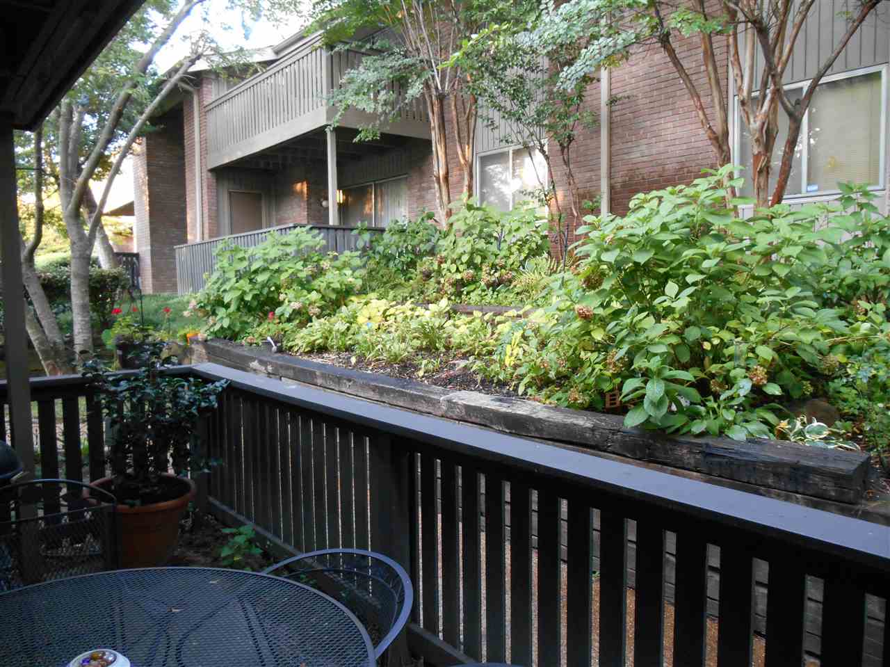 4765 Eagle Crest Dr #4, Memphis, TN 38117 photo 2