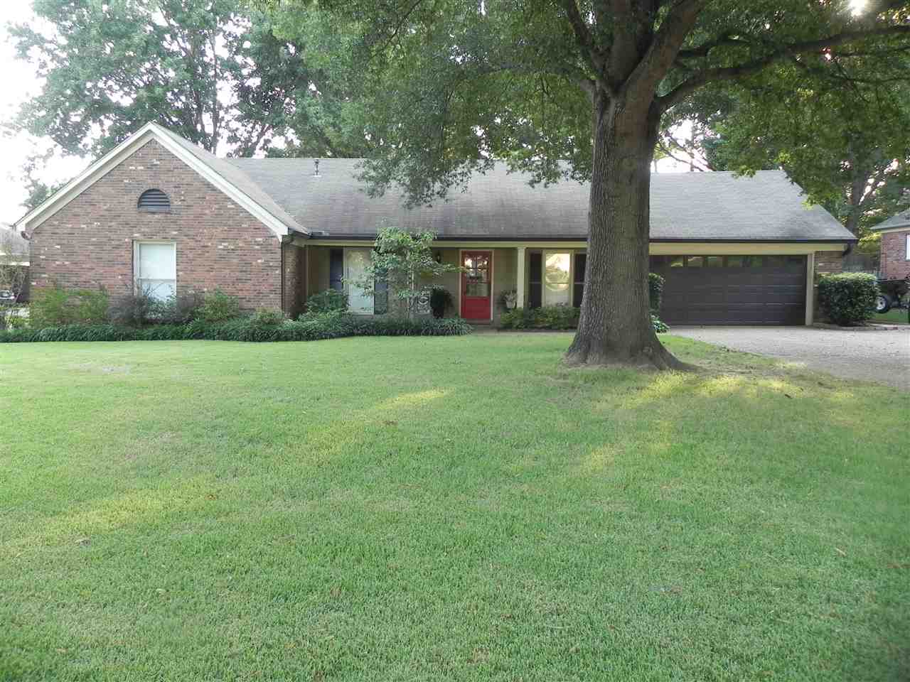 1042 Moorefield Rd, Collierville, TN 38017 photo 1