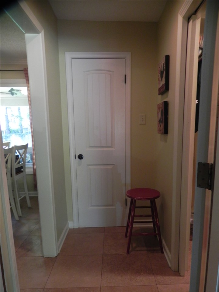 1042 Moorefield Rd, Collierville, TN 38017 photo 9