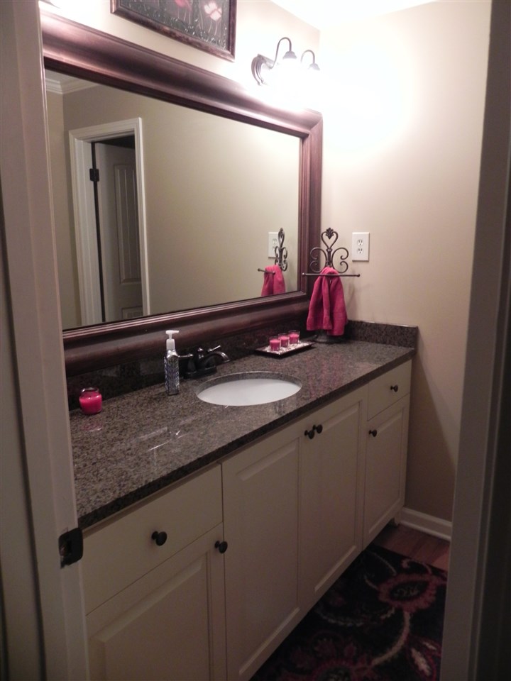 1042 Moorefield Rd, Collierville, TN 38017 photo 16