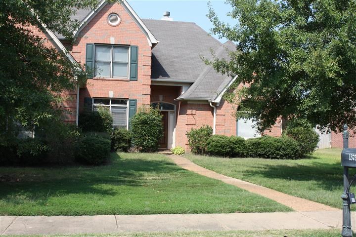1375 River Pine Dr, Collierville, TN 38017 photo 1
