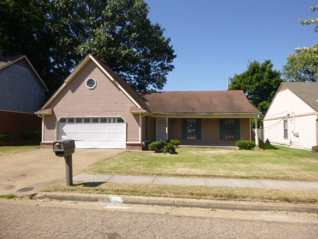 4875 Barkshire Dr, Memphis, TN 38141 photo 1