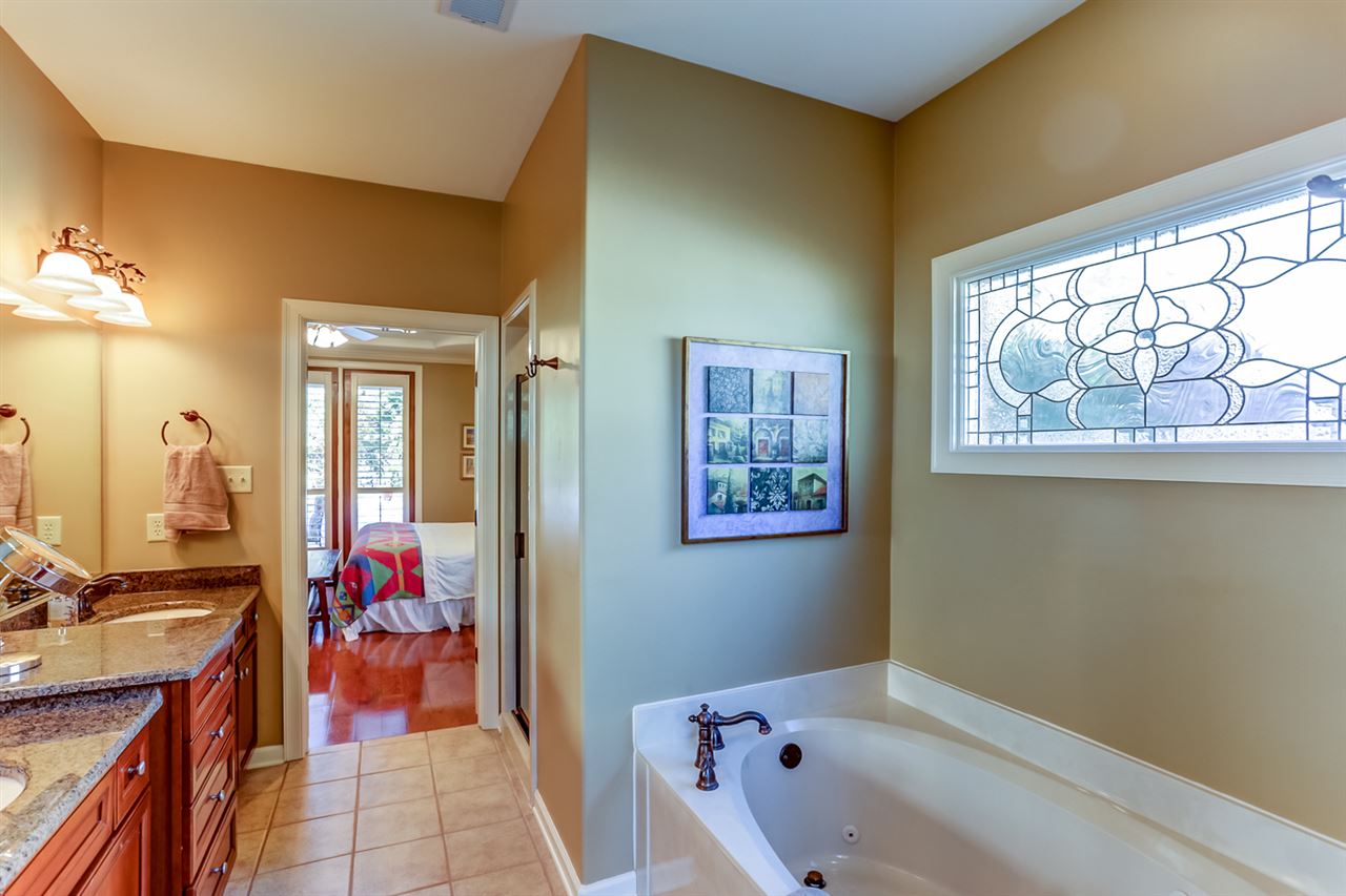 519 Warwick Willow Ln, Collierville, TN 38017 photo 14