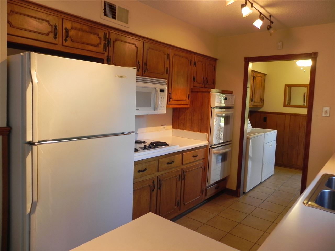5746 Redding Ave, Memphis, TN 38120 photo 11