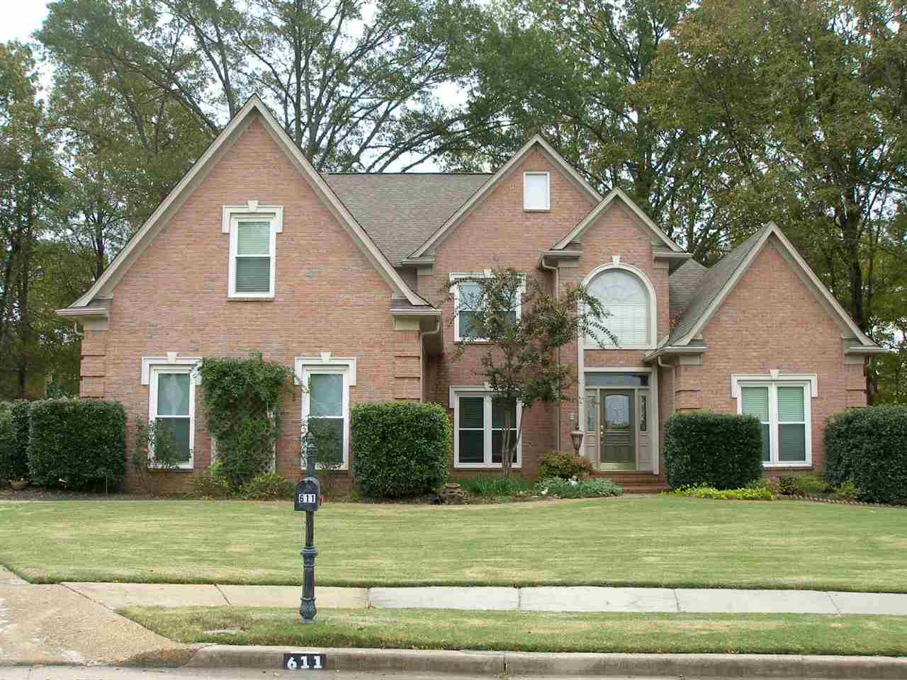 611 Dunwick Cv, Collierville, TN 38017 photo 1