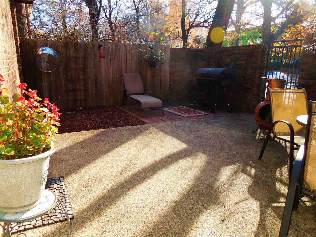 1672 Central Ave, Memphis, TN 38104 photo 2