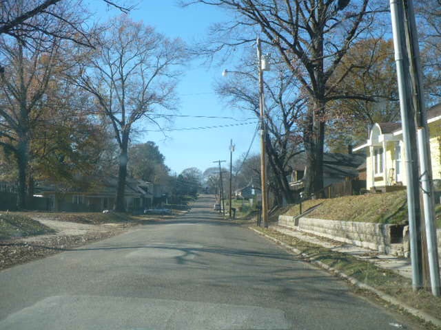 219 Talbot St, Jackson, TN 38301 photo 3