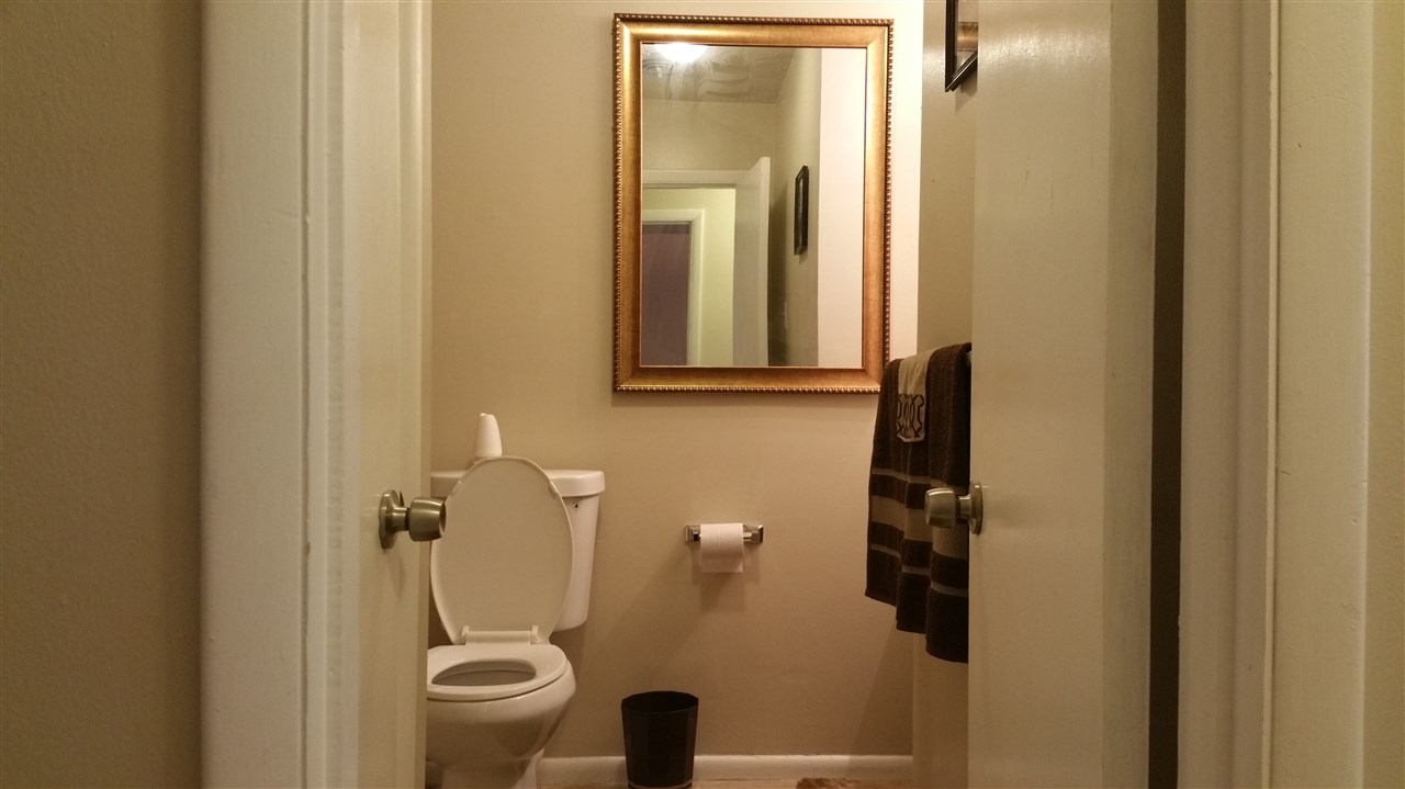 655 Leacrest Ave, Memphis, TN 38109 photo 9