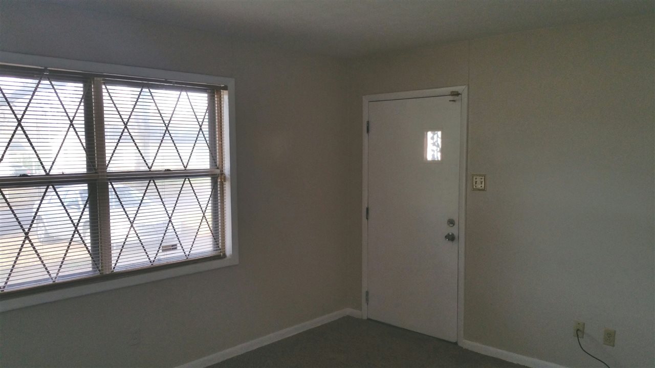 655 Leacrest Ave, Memphis, TN 38109 photo 2