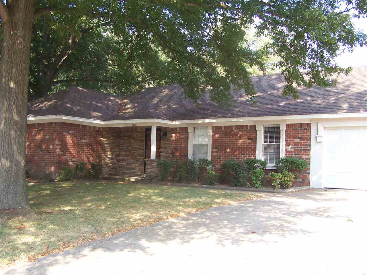 6810 Sprucehill Dr, Bartlett, TN 38135 photo 2