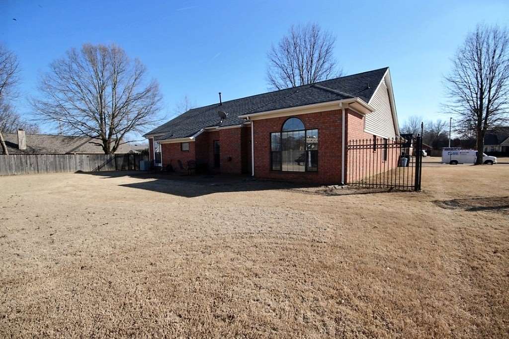 402 E White Rd, Collierville, TN 38017 photo 22
