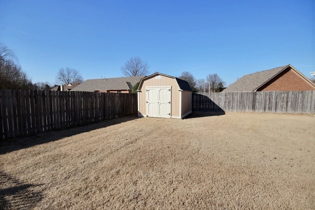 402 E White Rd, Collierville, TN 38017 photo 25